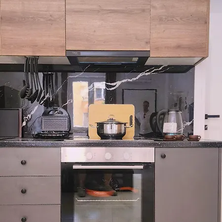 Luxury Aparthotel Golem