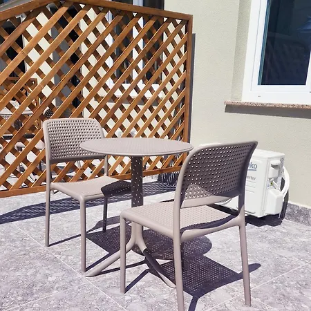 Luxury Aparthotel Golem 3* גולם