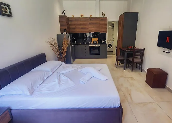 Luxury Aparthotel Golem