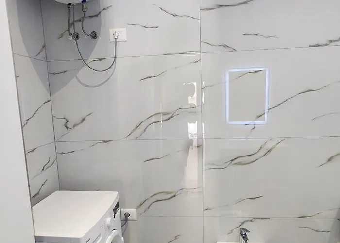 Luxury Aparthotel Golem 3*