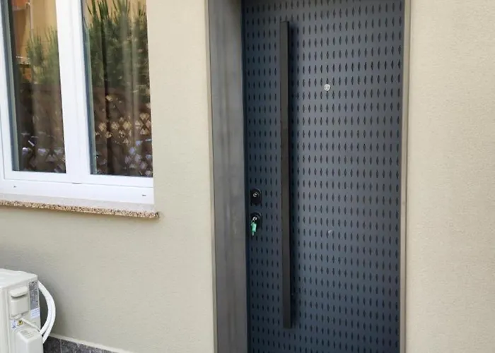 Luxury Aparthotel Golem מלון דירות גולם