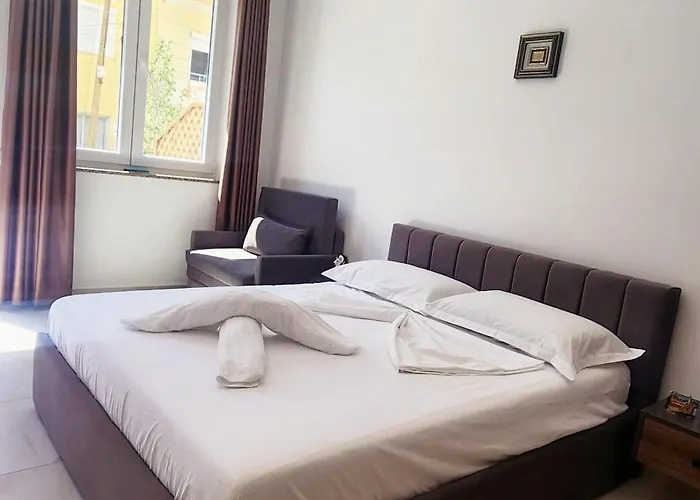Luxury Aparthotel Golem 3* גולם