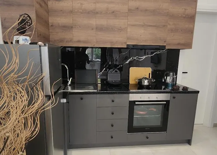 Luxury Aparthotel Golem מלון דירות גולם