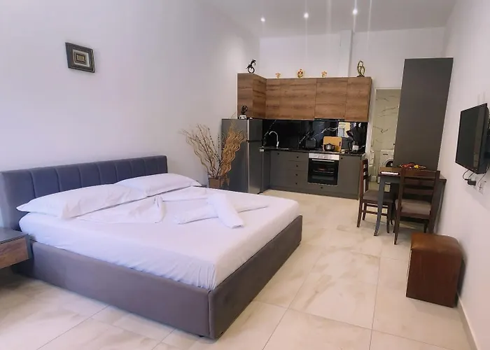 Luxury Aparthotel Golem מלון דירות