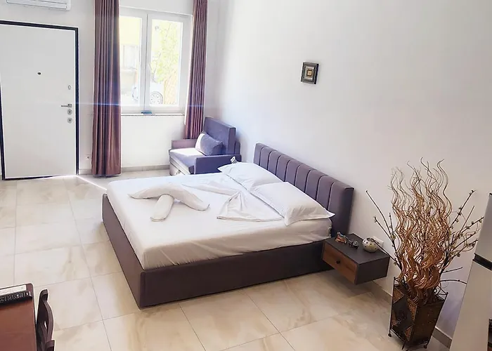 Luxury Aparthotel Golem