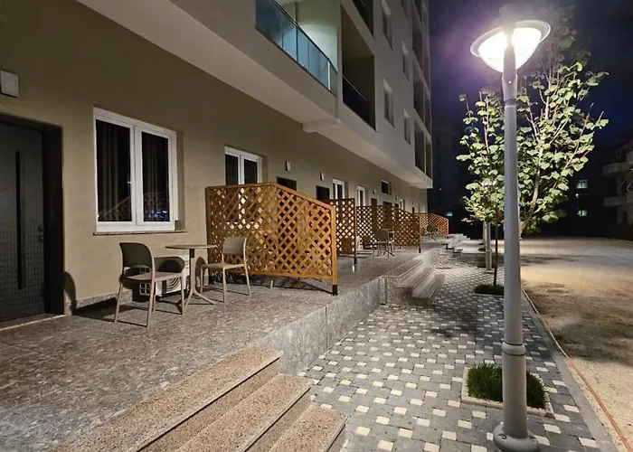 Luxury Aparthotel Golem 3* גולם