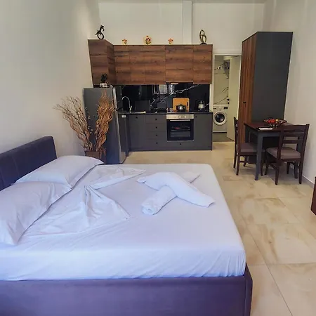 Luxury Aparthotel Golem