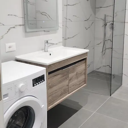 Luxury Aparthotel Golem 公寓式酒店 3*