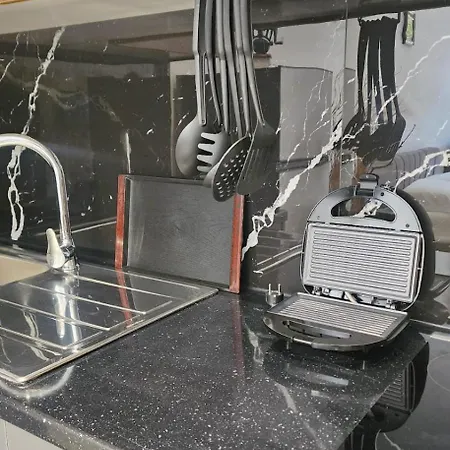 Luxury Aparthotel Golem 3*