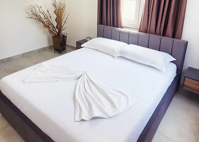 Luxury Aparthotel Golem